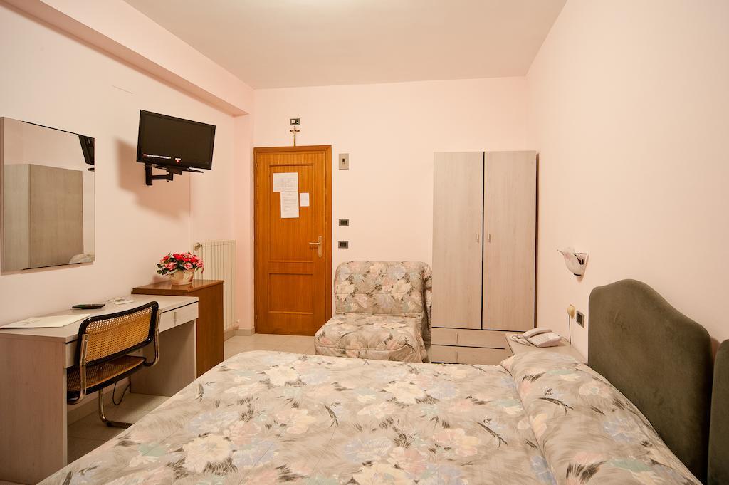 Hotel Il Quadrifoglio Cascia Værelse billede