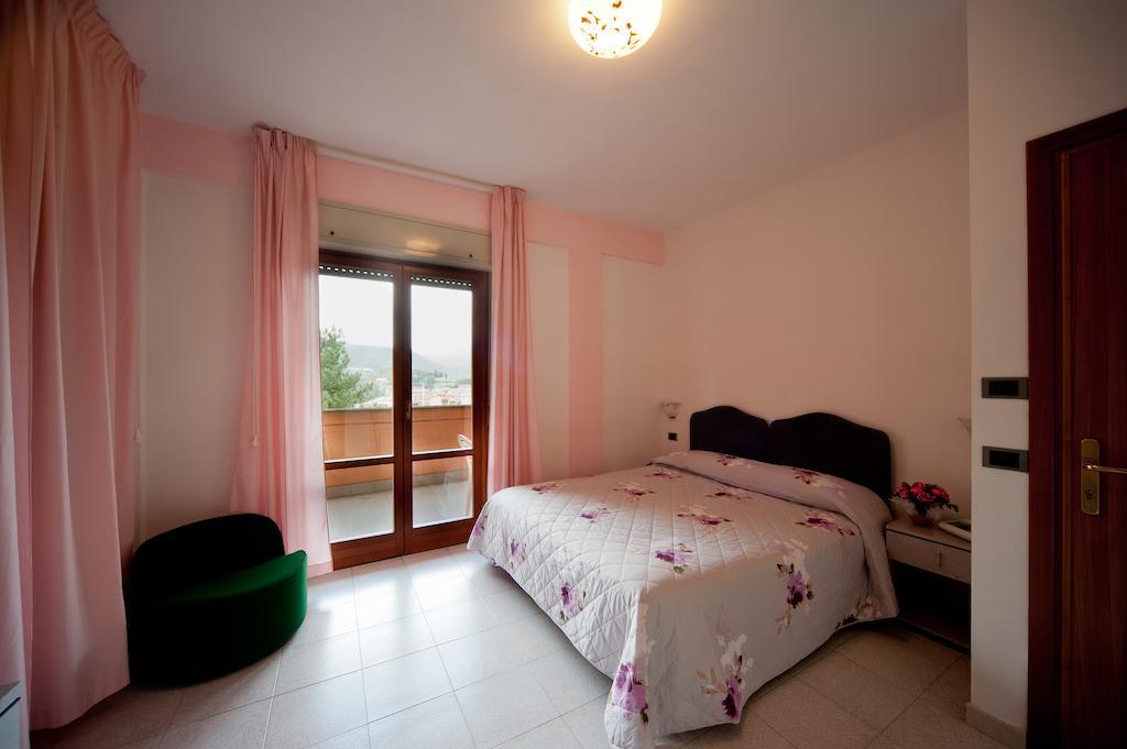Hotel Il Quadrifoglio Cascia Eksteriør billede